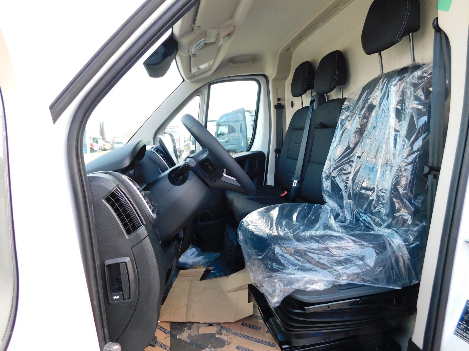 Fahrzeugabbildung Fiat Ducato Kasten L3H2 10`Navi/CarPlay/Android Auto