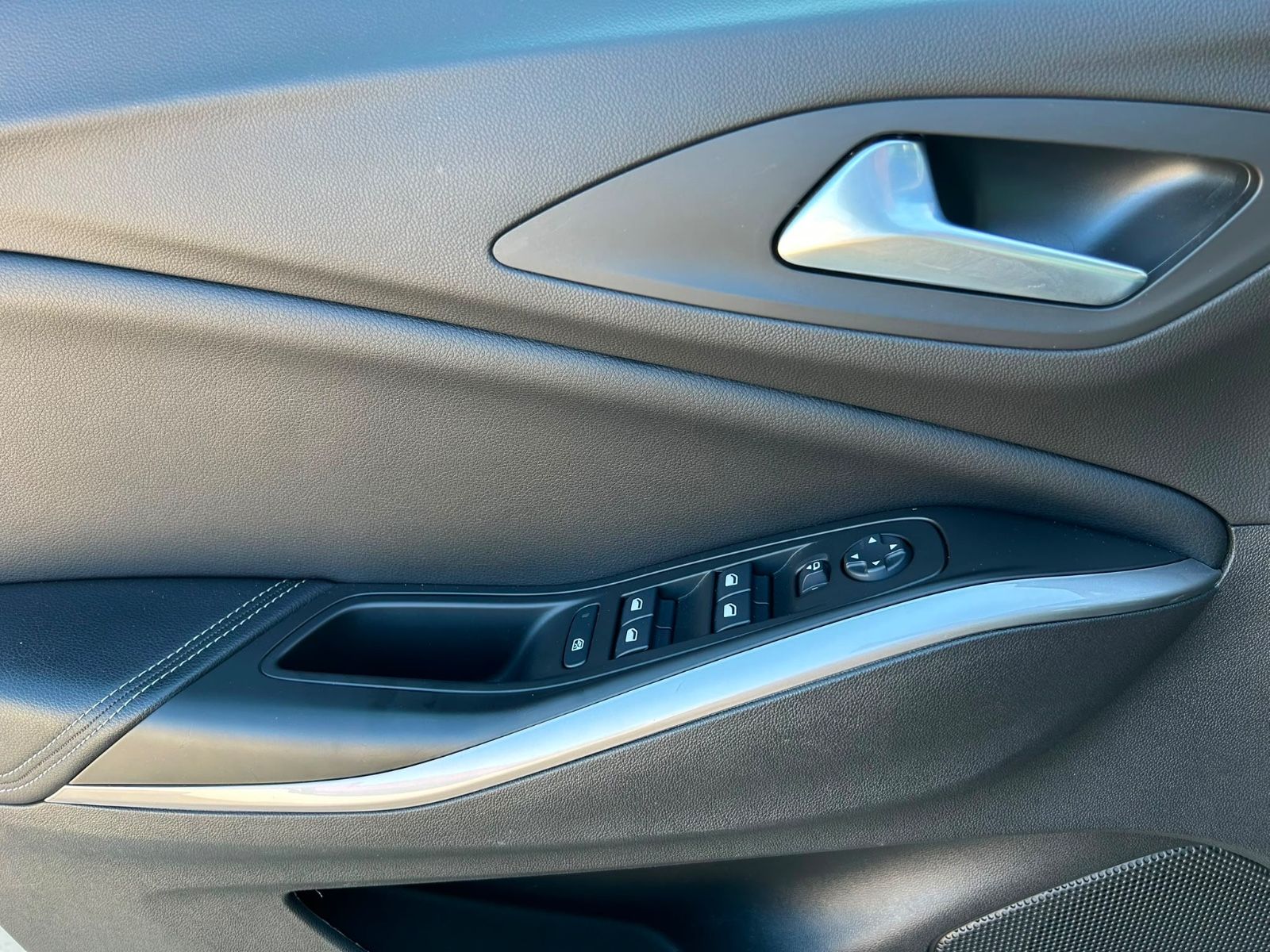 Fahrzeugabbildung Opel Grandland X°GS Line°Kamera°LED°Winterpaket°Navi°