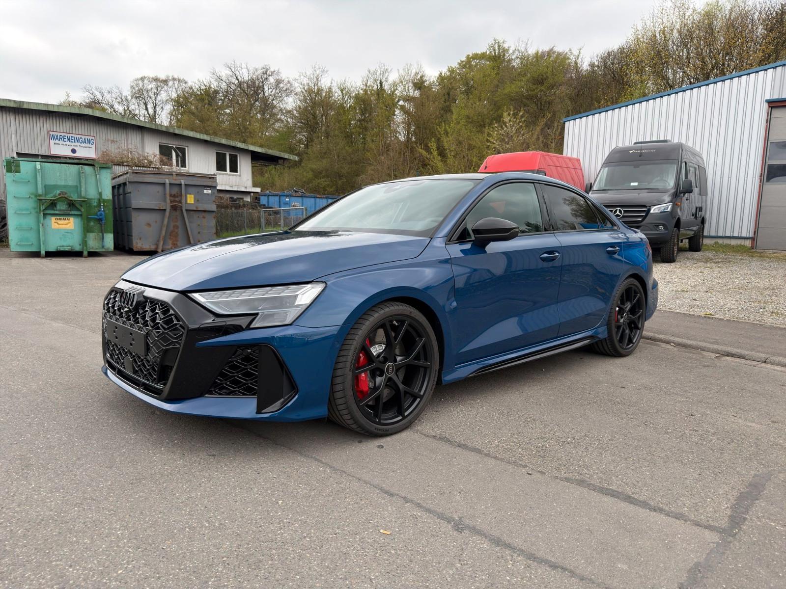 Audi RS3 Quattro Limousine Full Option/ 4 Jahre GA