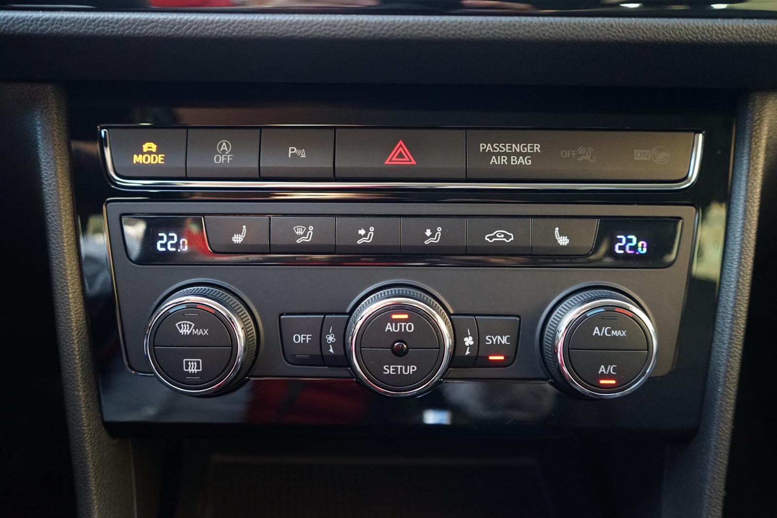 Seat Leon ST 1.8 FR DSG LED Navi AHK Sitzheizung PDC