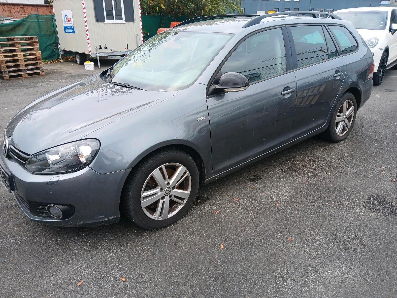 Volkswagen Golf 2013 — rear view