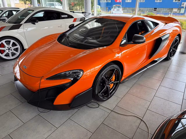 McLaren 675LT.  wen. KM