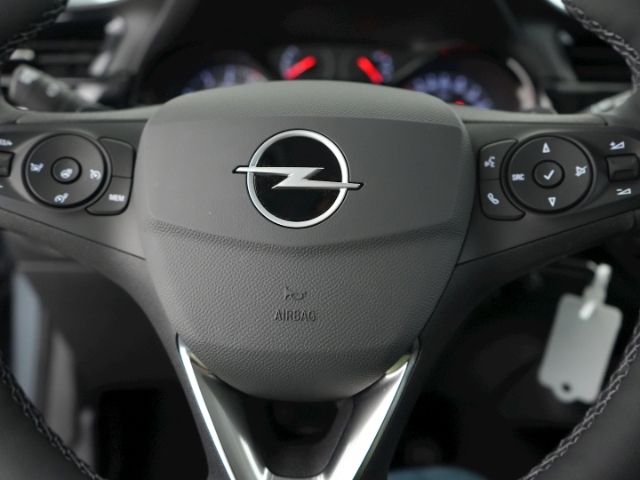 Corsa F FACELIFT EDITION AT+LED LICHT+SITZHEIZUN