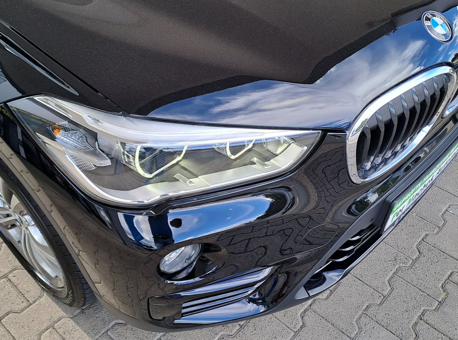 BMW X1 sDrive 20 i Sport Line AHK abnehmbar foto 4