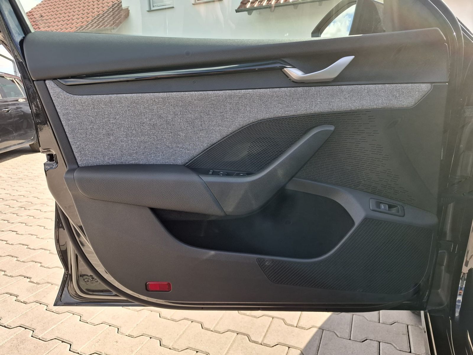 Fahrzeugabbildung SKODA Octavia 1.5 eTSI DSG Selection LED*AHK*5J-Gar.