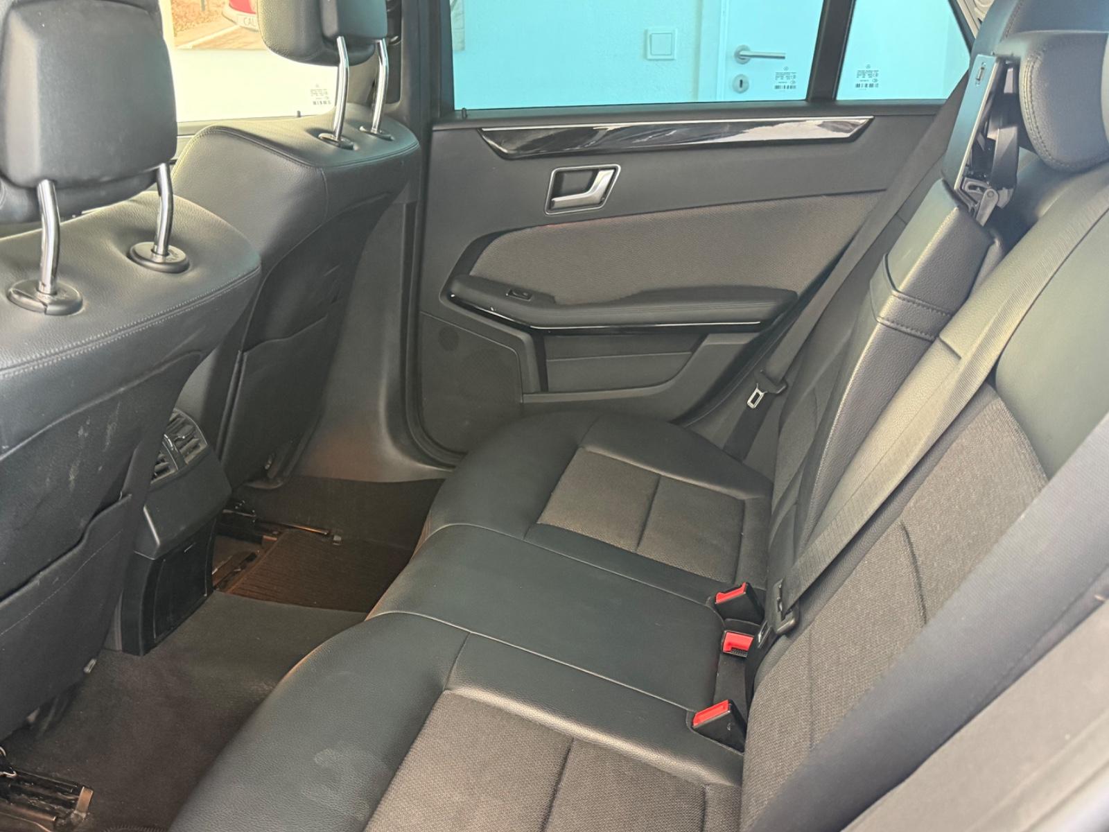 Mercedes-Benz E220dT CDI BlueEfficiency
