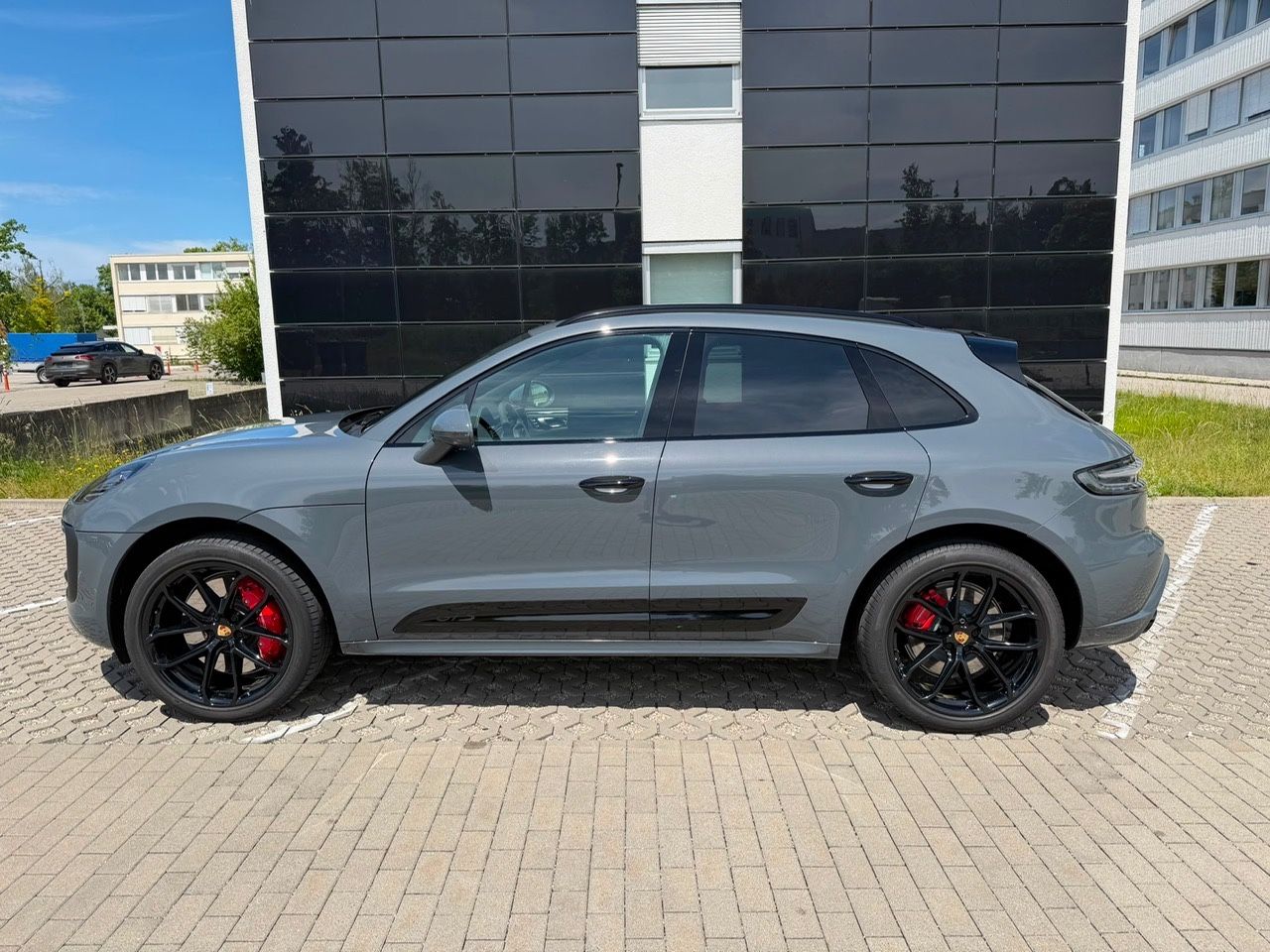 Porsche Macan GTS Abgassport Panorama approved 7/28