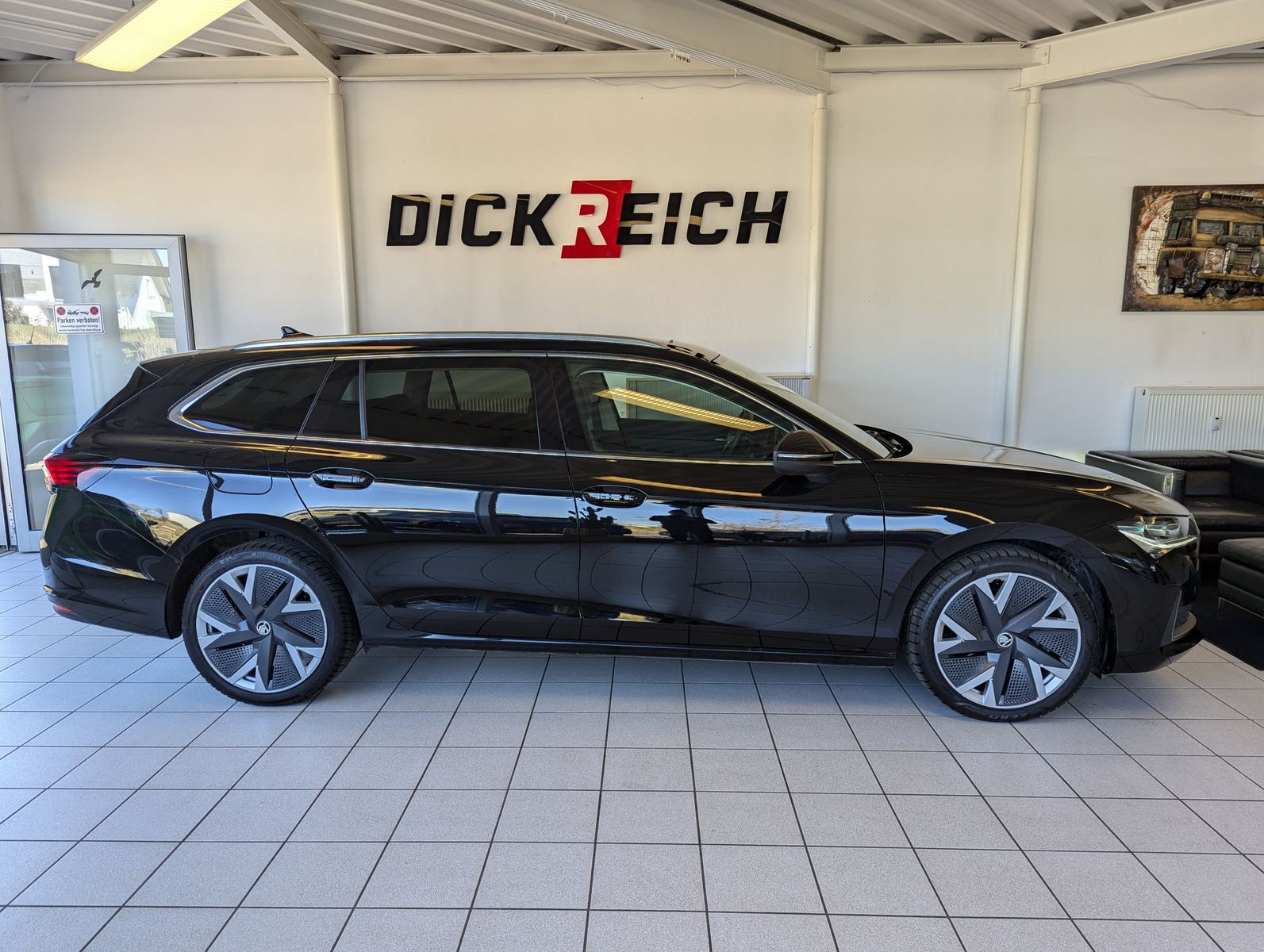 Fahrzeugabbildung SKODA Superb 2.0TDI DSG 4x4 Pano Matrix ACC AHK 5J Gar
