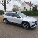 Mercedes-Benz EQB 250 - - silberne Mercedes-Benz EQB