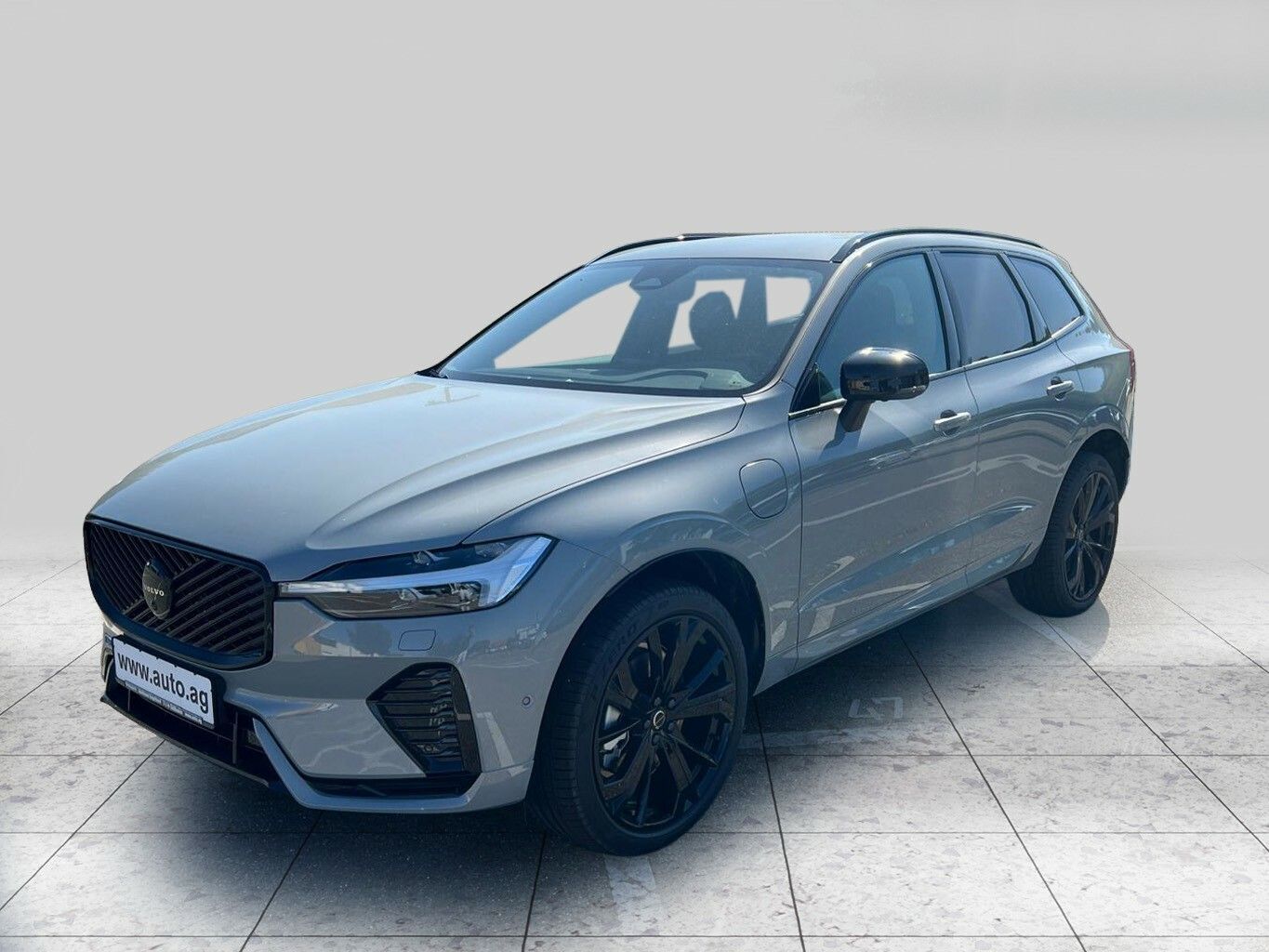 Volvo XC60 T6 Plus Black Edition Plug-In Hybrid imagem 2