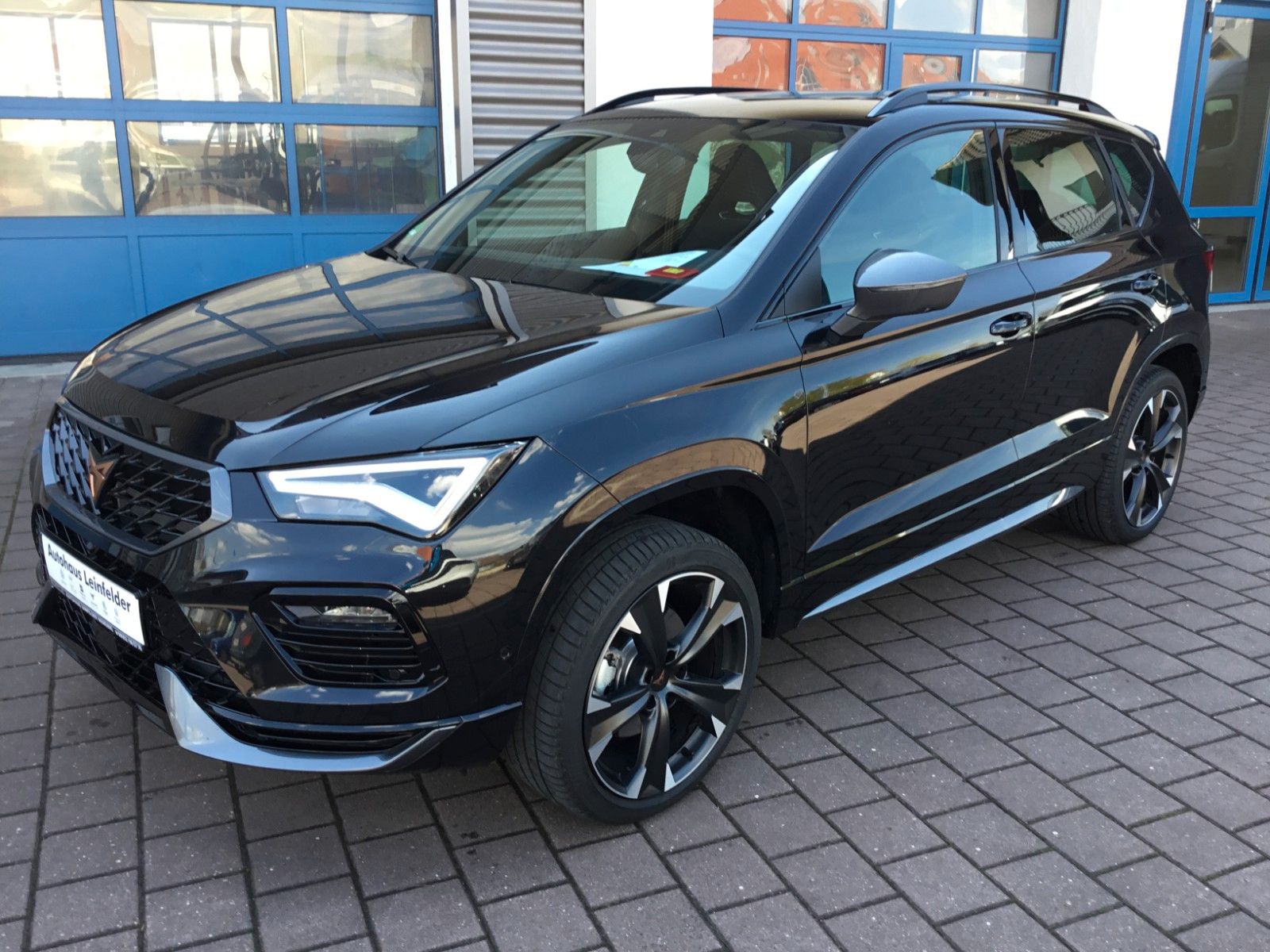 Fahrzeugabbildung CUPRA Ateca 2.0 TSI 4Drive DSG+Pano+AHK+19"+ACC+LED