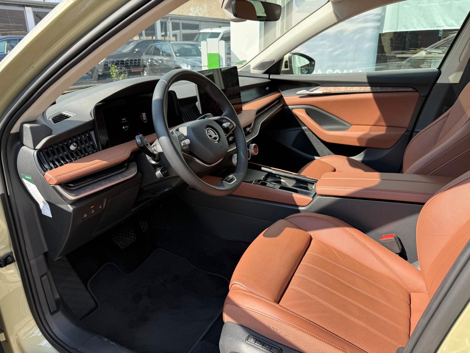 Fahrzeugabbildung SKODA Superb Combi L&K