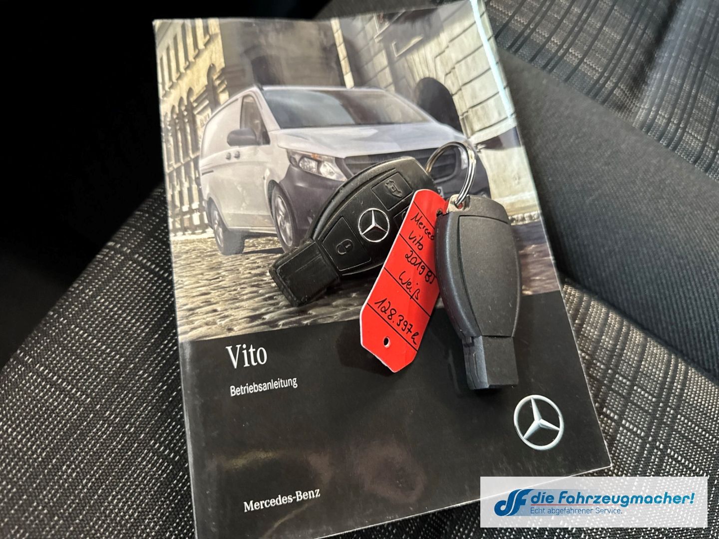 Fahrzeugabbildung Mercedes-Benz Vito Kasten 114 CDI BT RWD extralang AHK Parkle