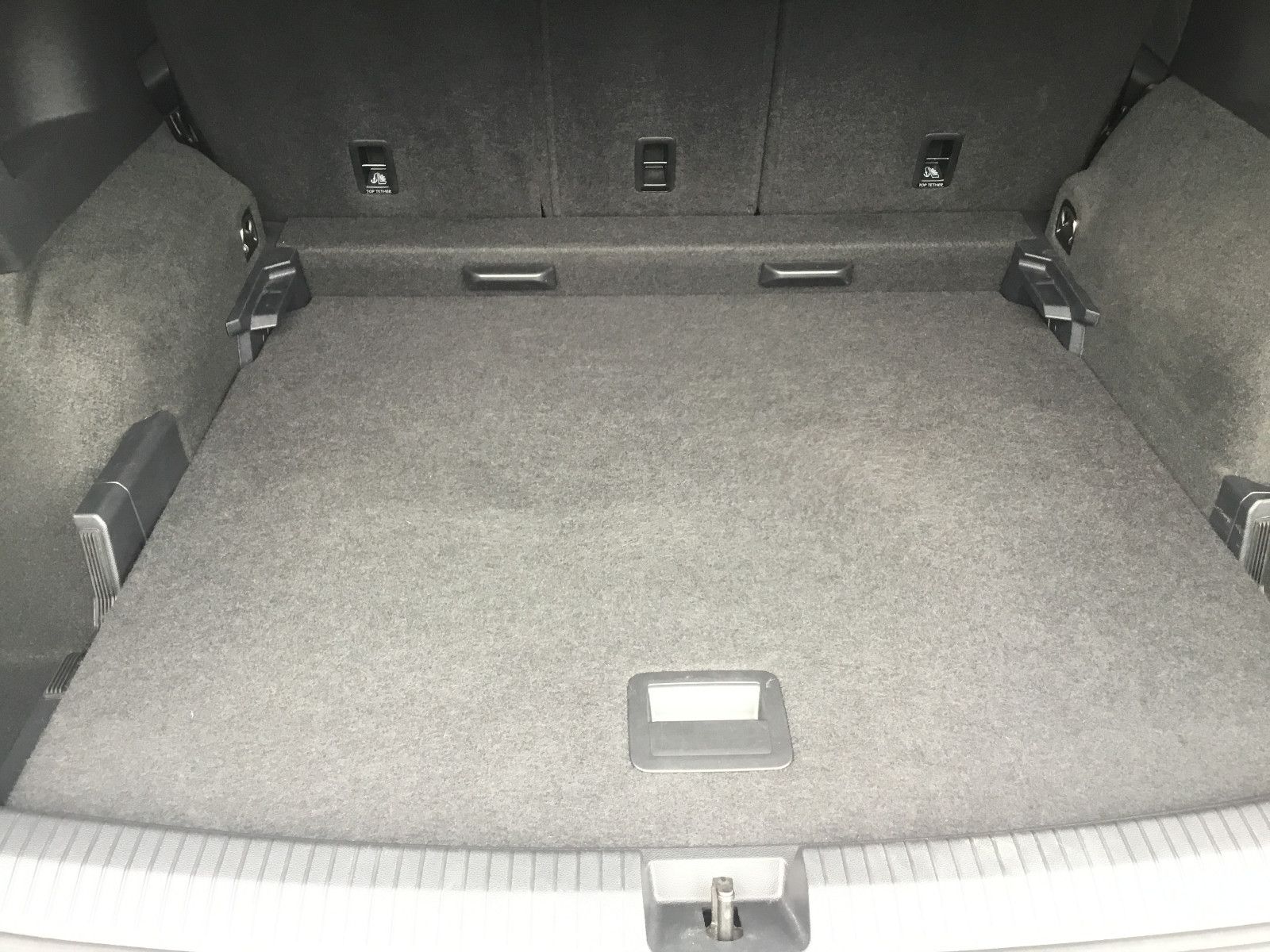 Fahrzeugabbildung Volkswagen Tiguan Allspace 2.0 TDI DSG 4M R-Line+AHK+20"
