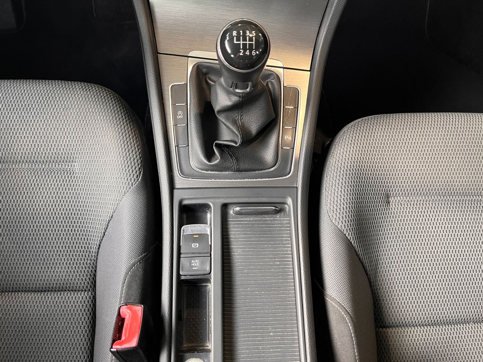 Fahrzeugabbildung Volkswagen Golf VII Lim. Comfortline BMT NAVI ALU