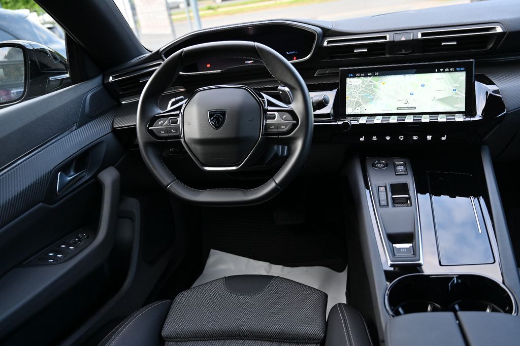 PEUGEOT 508 SW Hybrid 225 Allure Navi Leder 1.Hd CarPlay PEUGEOT 508 SW Hybrid 225 Allure Navi Leder 1.Hd CarPlay