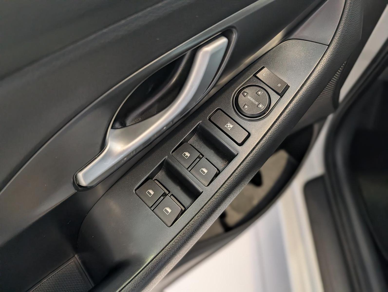Hyundai i30 1.0 TGDI Fastback Temp|PDC|Alu