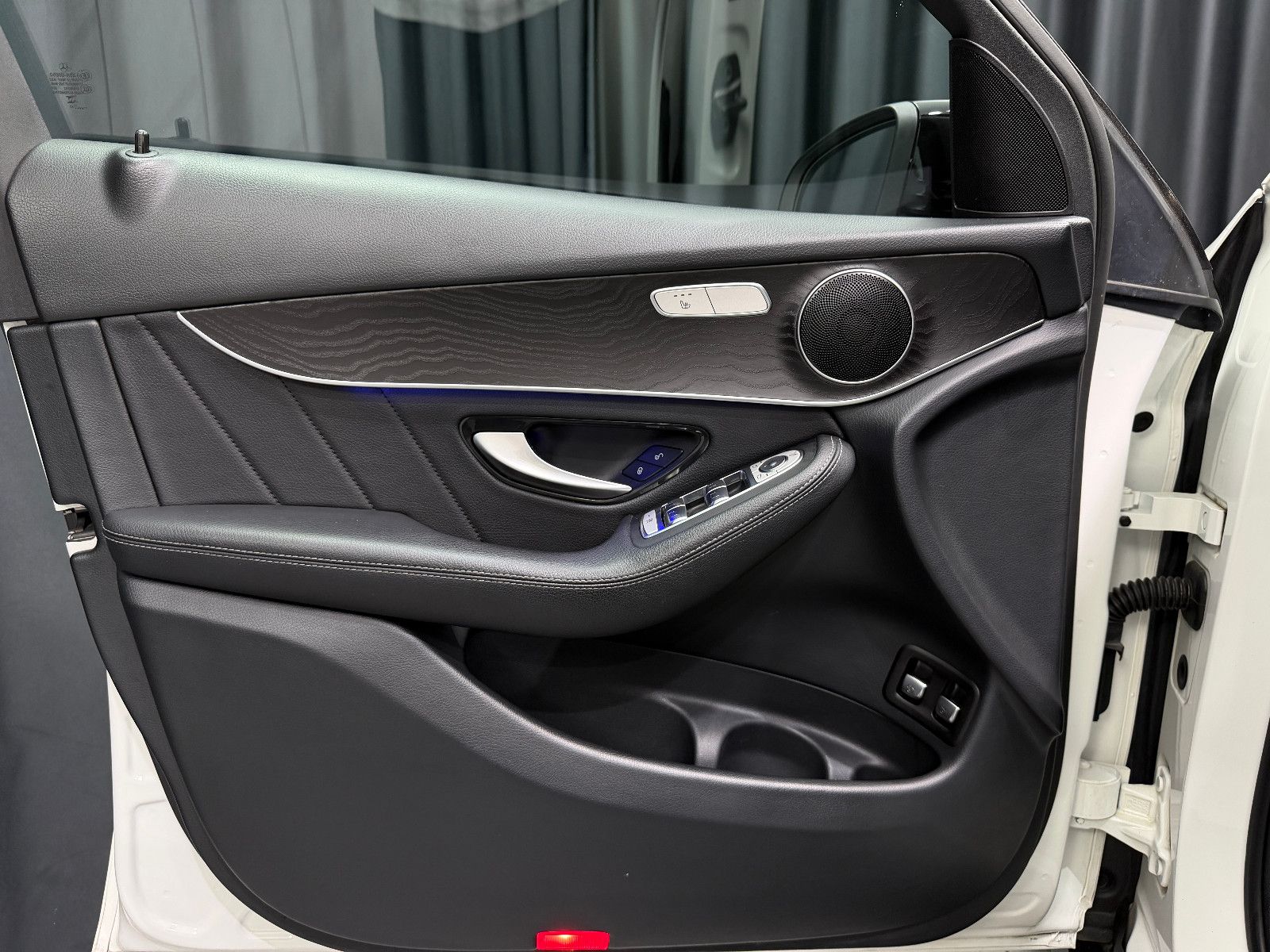 Fahrzeugabbildung Mercedes-Benz GLC 300 d Coupe 4Matic |AMG-LINE|AHK|PANO|LED