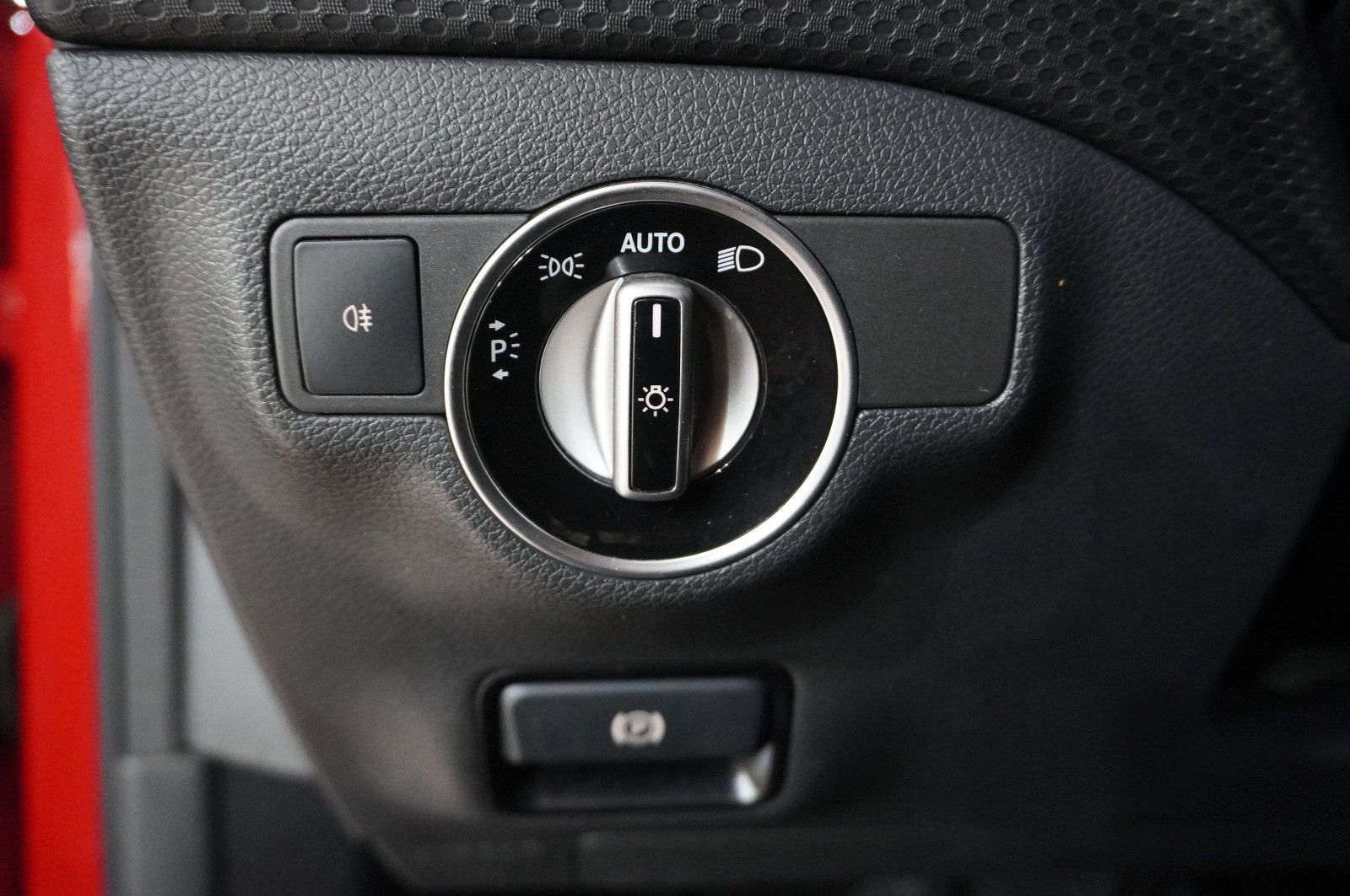 Fahrzeugabbildung Mercedes-Benz A 200 LIM. AMG LINE NAVI/LED/KAMERA/SPORT/SH/AHK