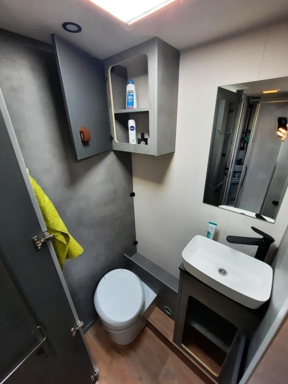 Fahrzeug Übersicht 15 Fahrzeugabbildung Crosscamp EXPDN 7.4 E Verfüg./Sparen Sie 5.558,- €
