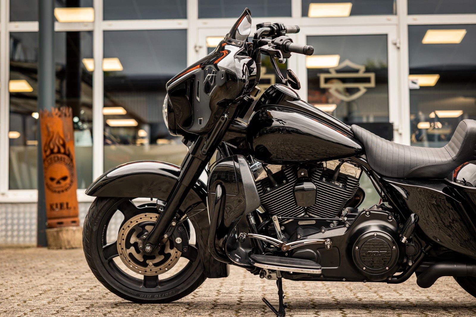 Fahrzeugabbildung Harley-Davidson FLHX Street Glide 103 cui - Kesstech -