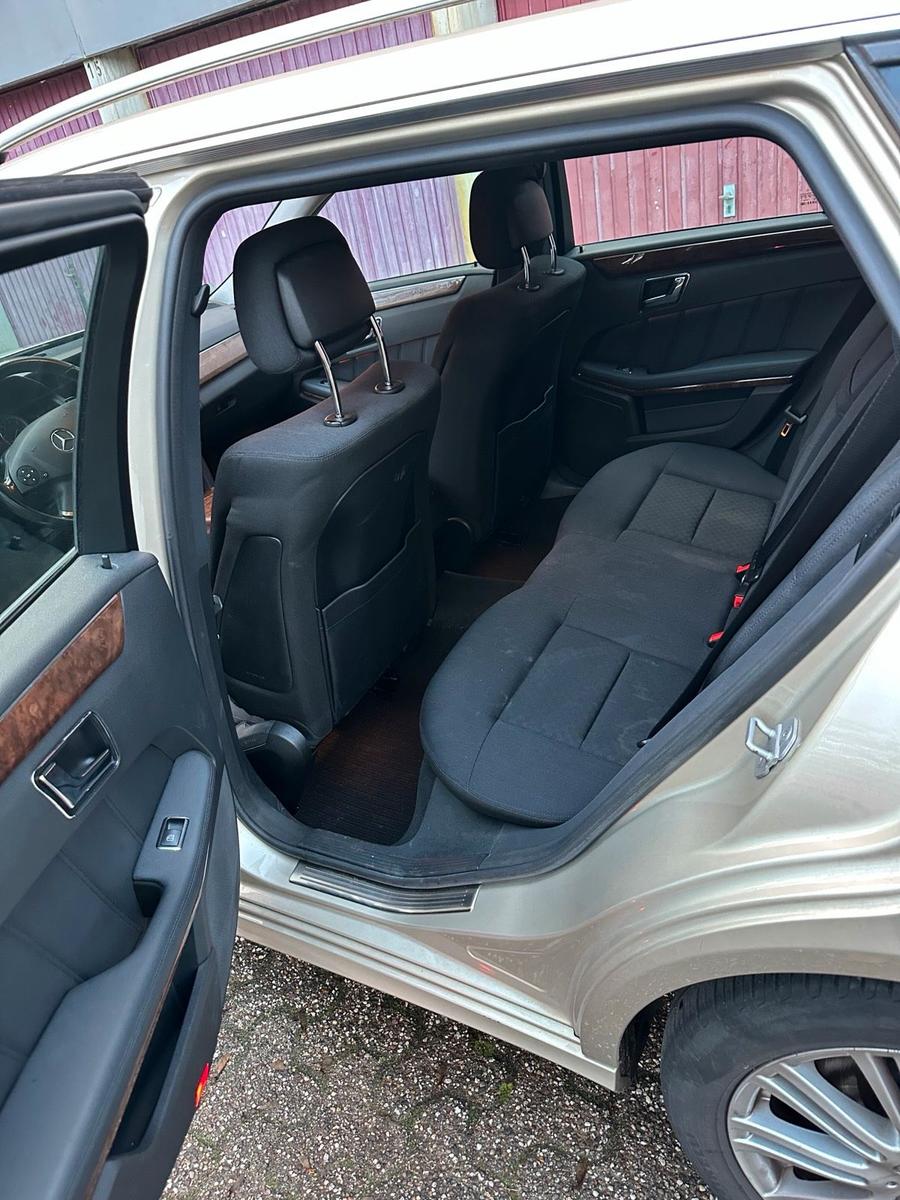 Mercedes-Benz E350 2011 — photo 9
