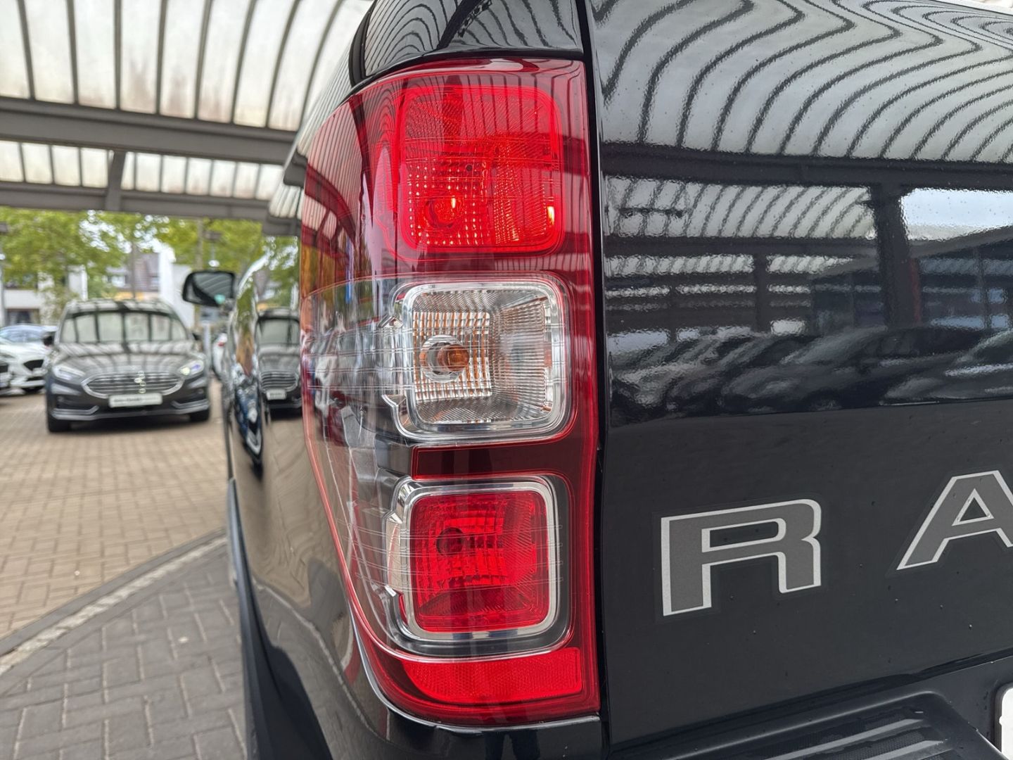 Fahrzeugabbildung Ford Ranger Wildtrak DoKa 4x4 AHK Navi Leder LED ACC