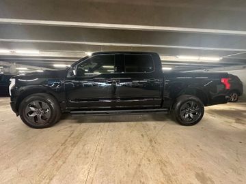 Ford F150 Lightning Lariat  gr. Batterie im Vorlauf