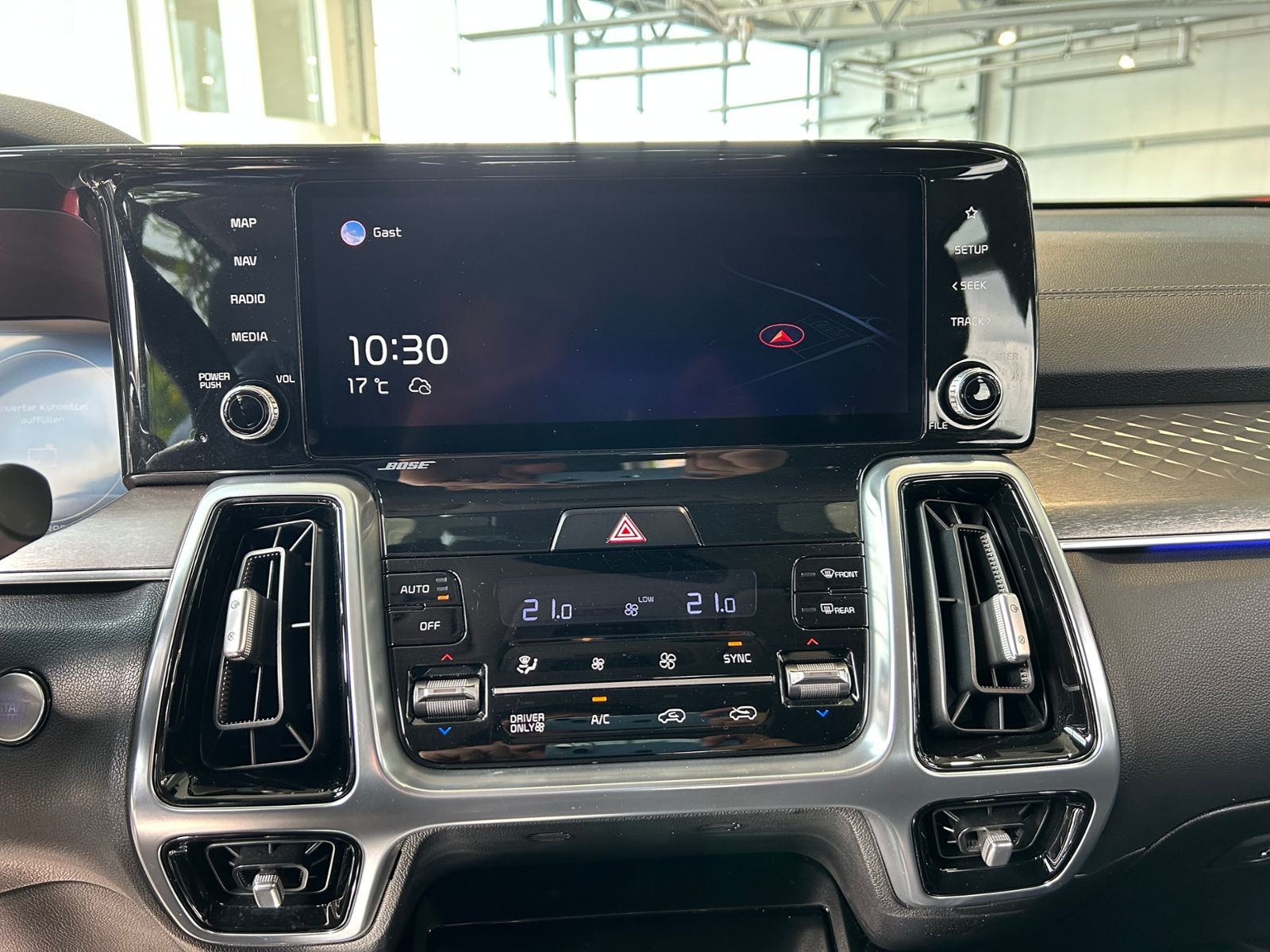 Fahrzeugabbildung Kia Sorento Hybrid HEV Spirit 2WD LEDER LED NAV 19"