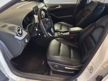 Mercedes B 220 - 9