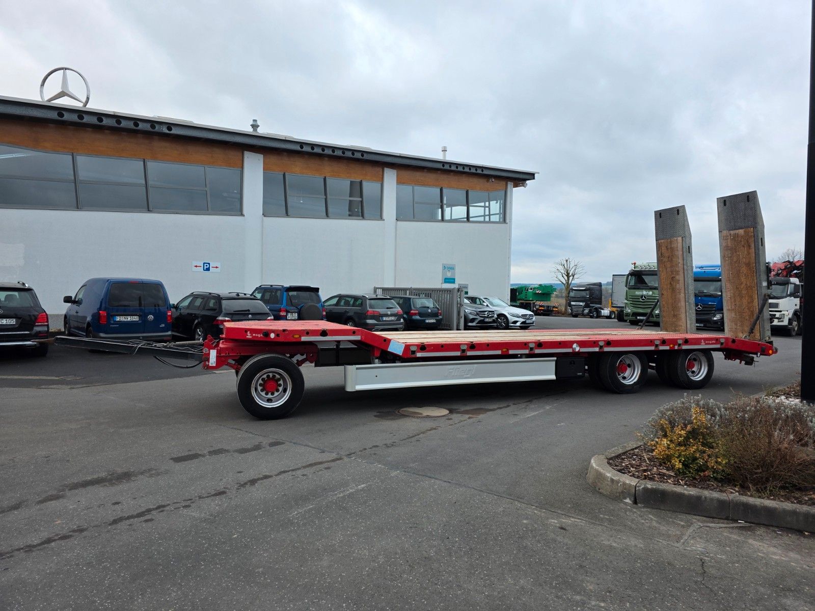 Fahrzeugabbildung Fliegl DTS 300 Rampen BPW auf 3.000mm verbreiterbar