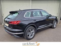 Fahrzeugabbildung Volkswagen Touareg Elegance 4Motion eHybrid Navi LED Leder