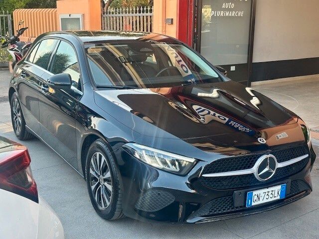 Mercedes-Benz Mercedes-benz A 180 d Automatic Business Extra 2