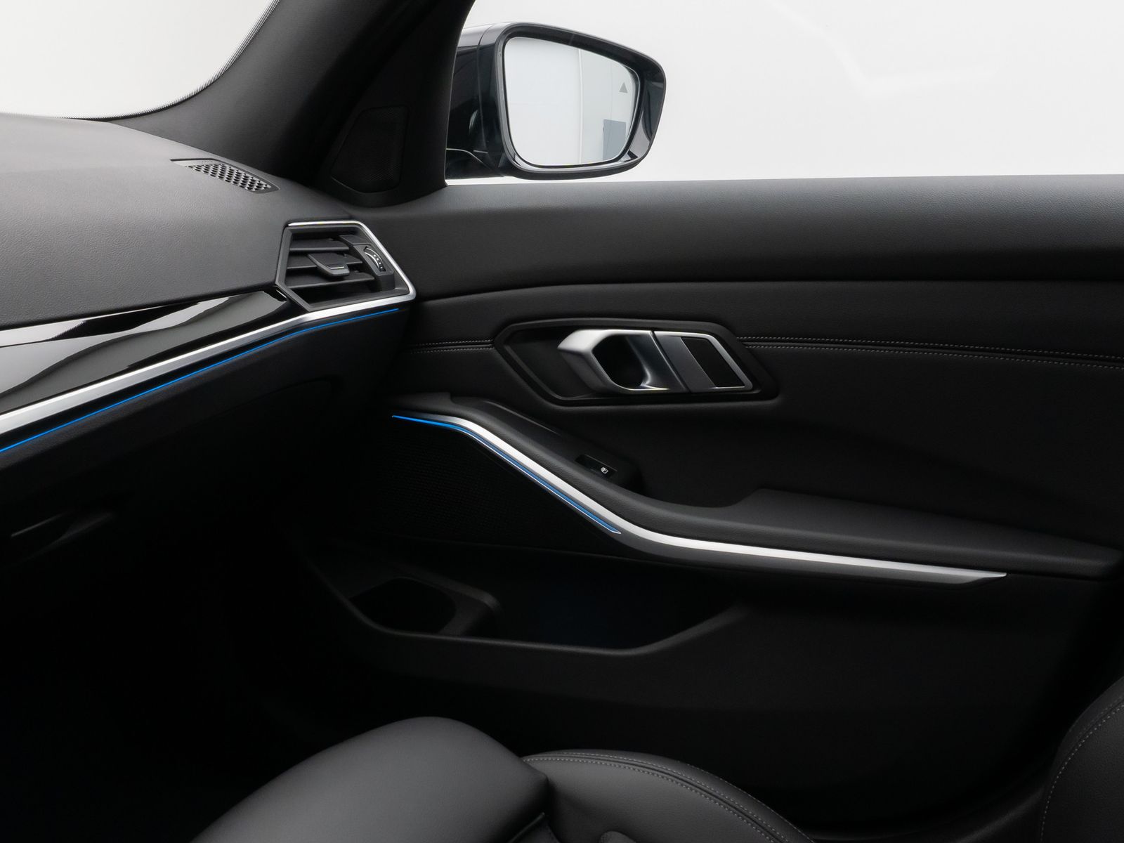 Fahrzeugabbildung BMW 330e xD SportLine Laser HUD DAB HiFi Komfort PDC