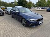 BMW M550i xDrive A - Bowers & Wilkins / Massagesitze - scheckheftgepflegte BMW M550