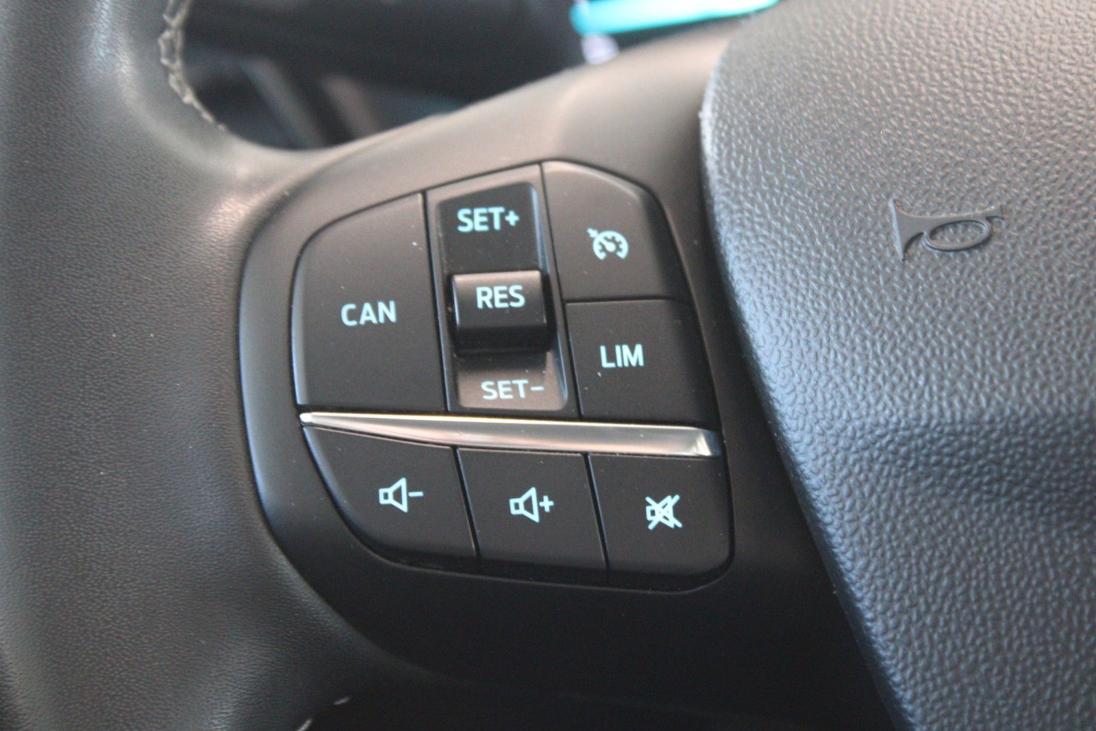 Fahrzeugabbildung Ford Fiesta Cool&Connect 5-trg KLIMA LED WinterPaket