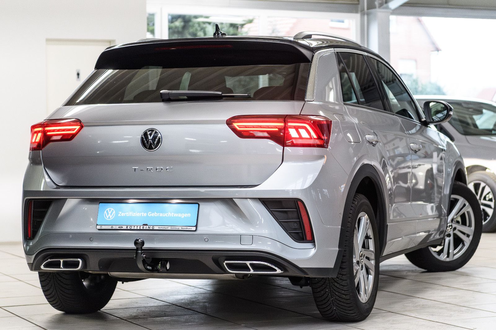 Fahrzeugabbildung Volkswagen T-Roc R-Line 1.5 TSI DSG LED+AHK+NAVI+ACC+KAMERA