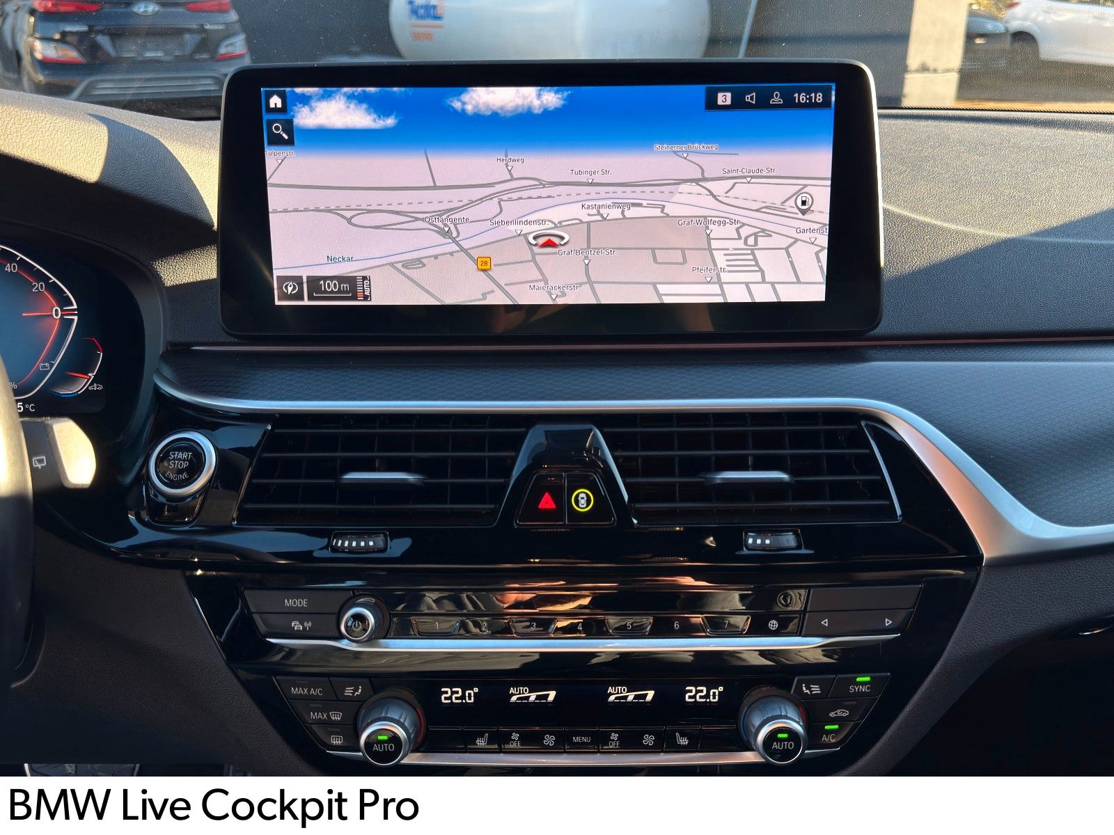 Fahrzeugabbildung BMW 530d Touring M Sport Shad HuD H&K LHZ SHZ Leder