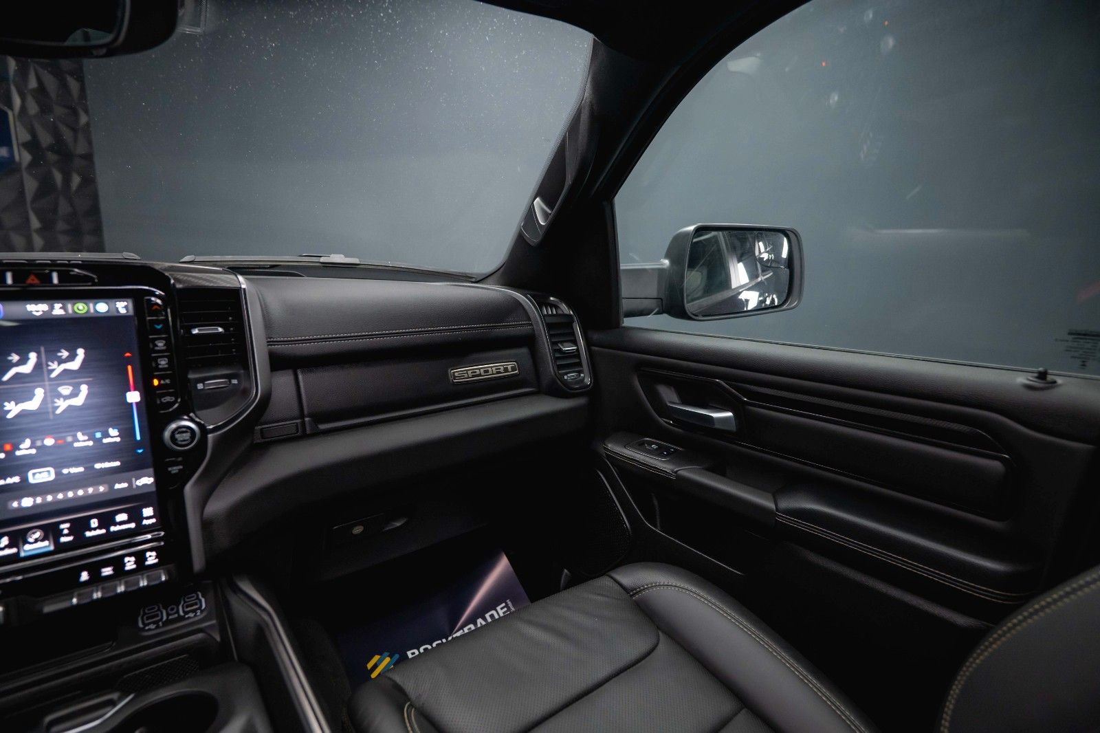 Fahrzeugabbildung Dodge RAM 5.7 V8 HEMI 4x4 Sport Night *Pano*22 Zoll*