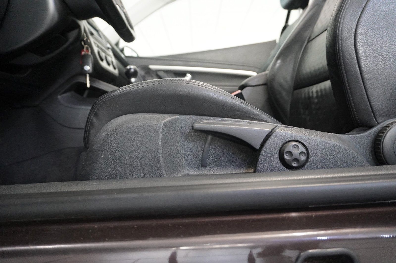 Fahrzeugabbildung Volkswagen Eos 2.0 FSI CABRIO SPORT/XENON/PDC/SHZ/LEDER