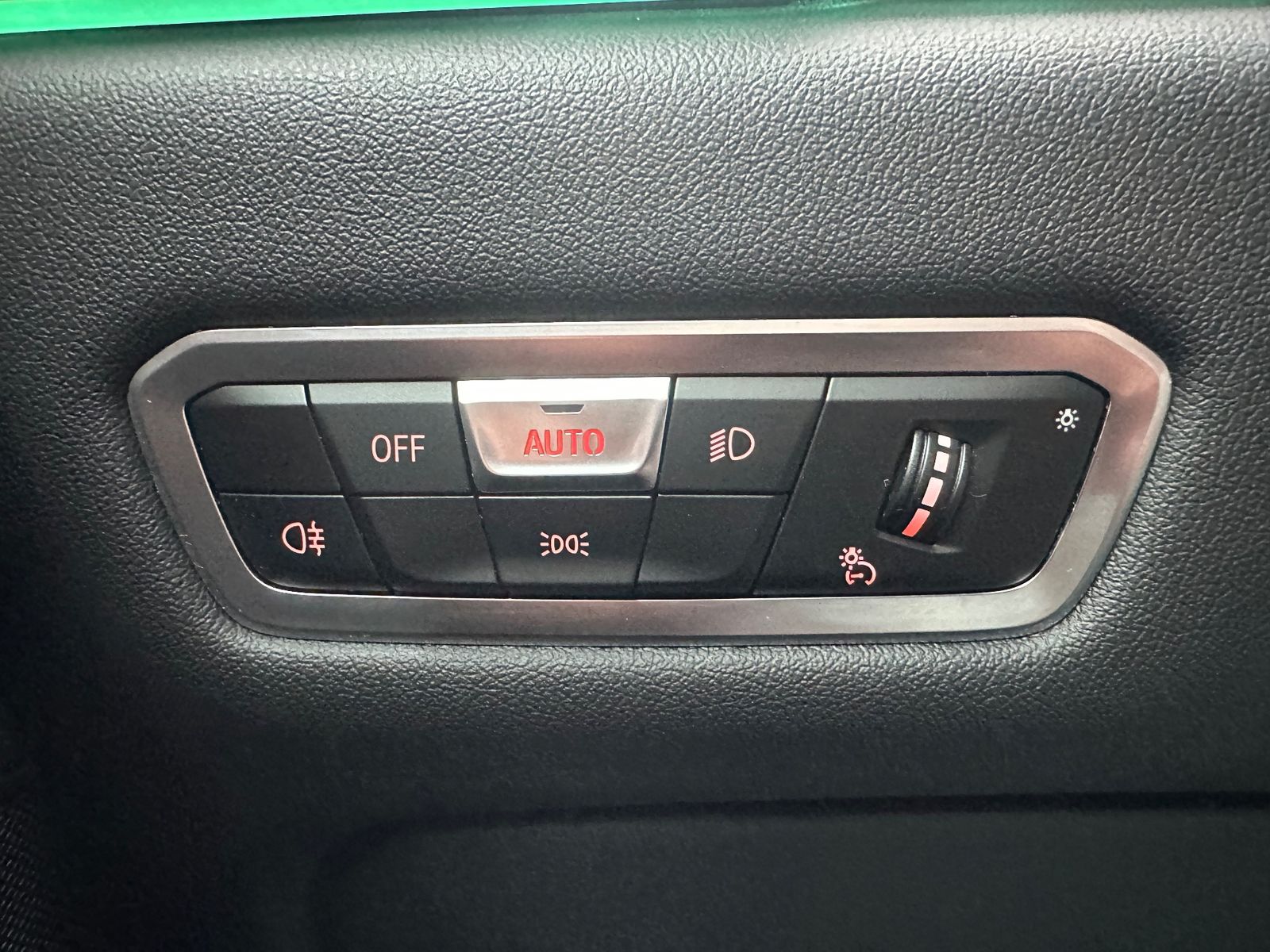 Fahrzeugabbildung BMW X5 xDrive30d M-Sport NAV+LASER+360°+HEAD-UP+DAP