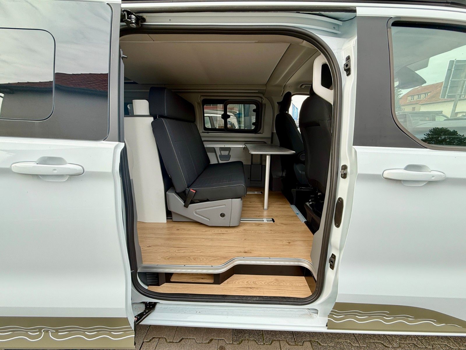 Vehicle image Ford Nugget L1 Coast | New model V710