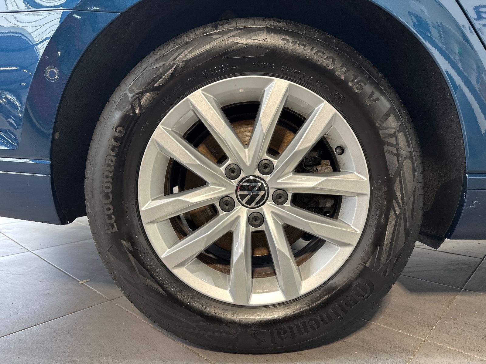 Fahrzeugabbildung Volkswagen Passat Variant 2.0 TDI Business NAV+IQ-LIGHT