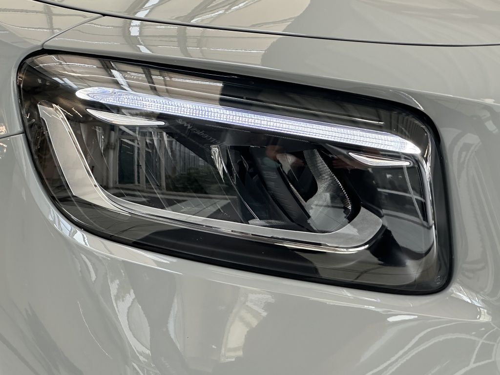 Fahrzeugabbildung Mercedes-Benz GLB 200 AMG*Night*LED*KeyLess*PDC*ParkAs*RFK*AHK