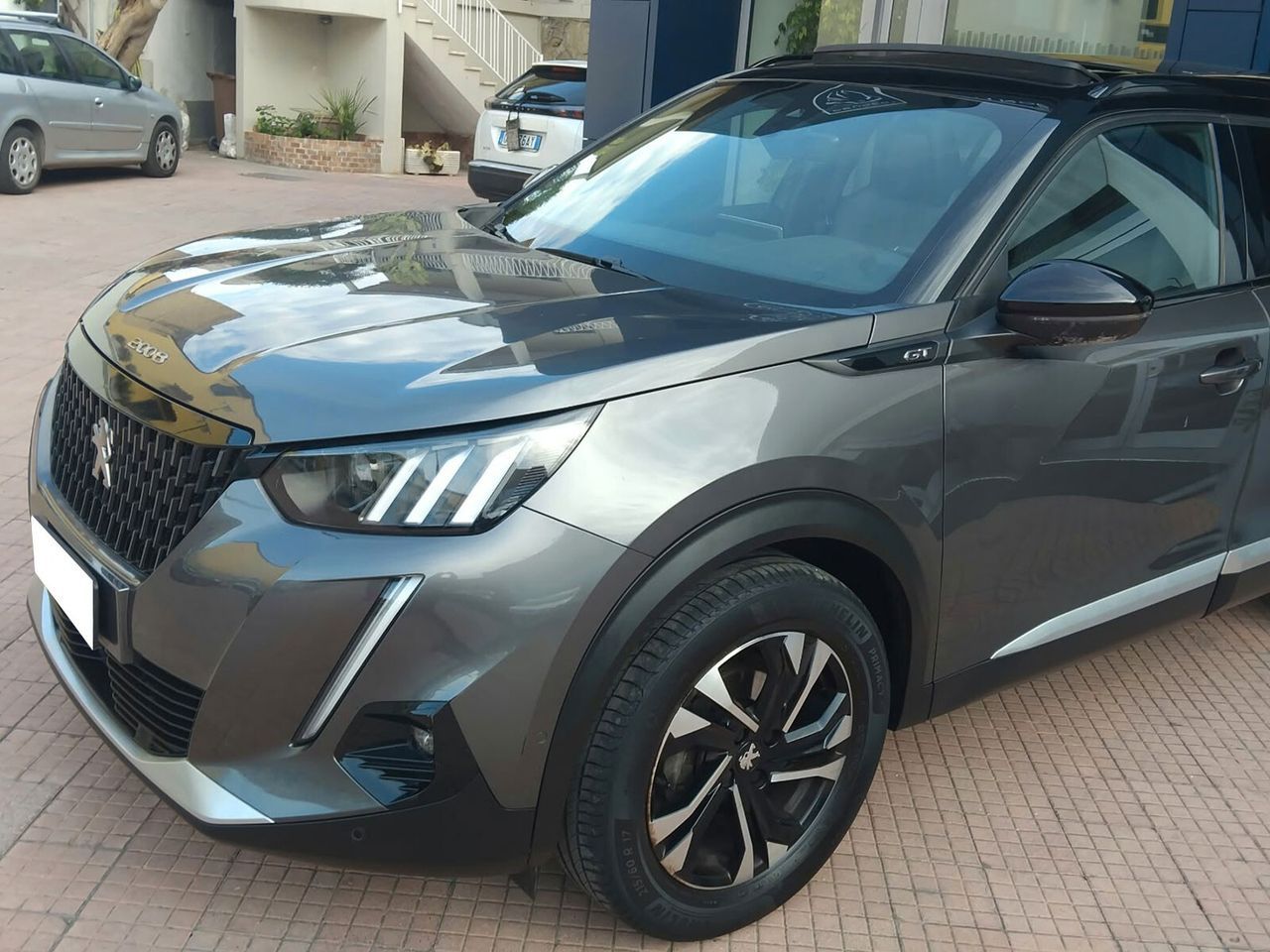 Peugeot 2008 PureTech 130 S&S GT Tetto Apribile imagem 2