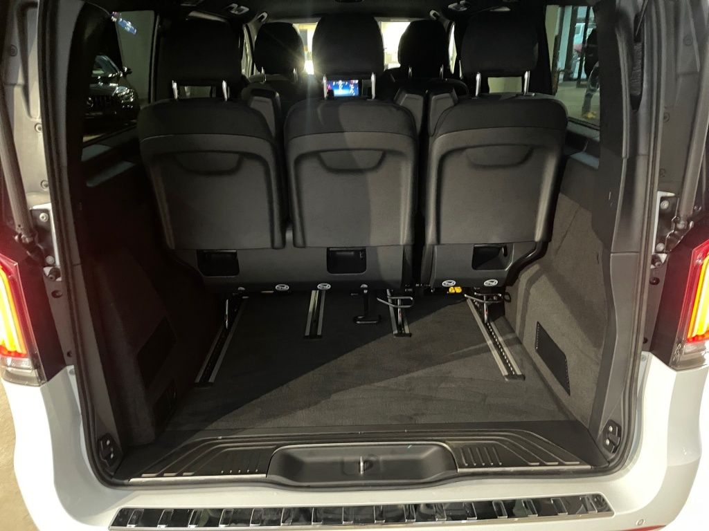 Fahrzeugabbildung Mercedes-Benz V 300 d 4MATIC STYLE Lang AMG STHZ EASY-PACK AHK