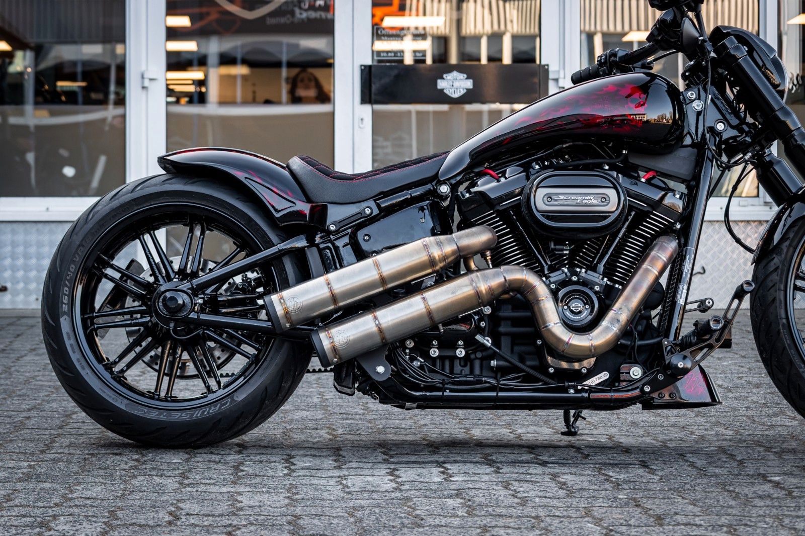 Fahrzeugabbildung Harley-Davidson FXBRS BREAKOUT 114 cui Kesstech - Airride-