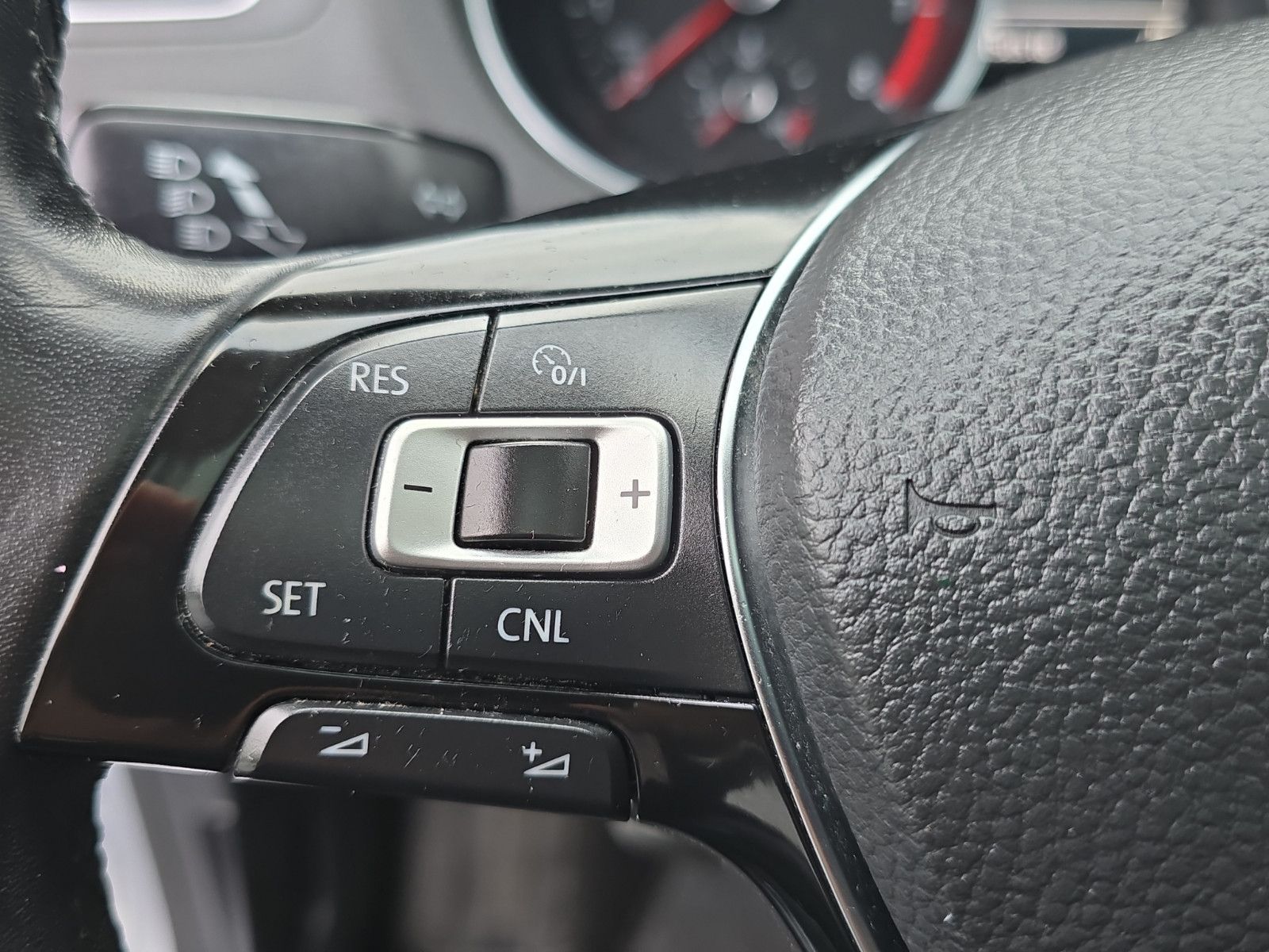 Fahrzeugabbildung Volkswagen Polo V Comfortline NAVI/ RÜCKFAHRKAMERA/ SHZ