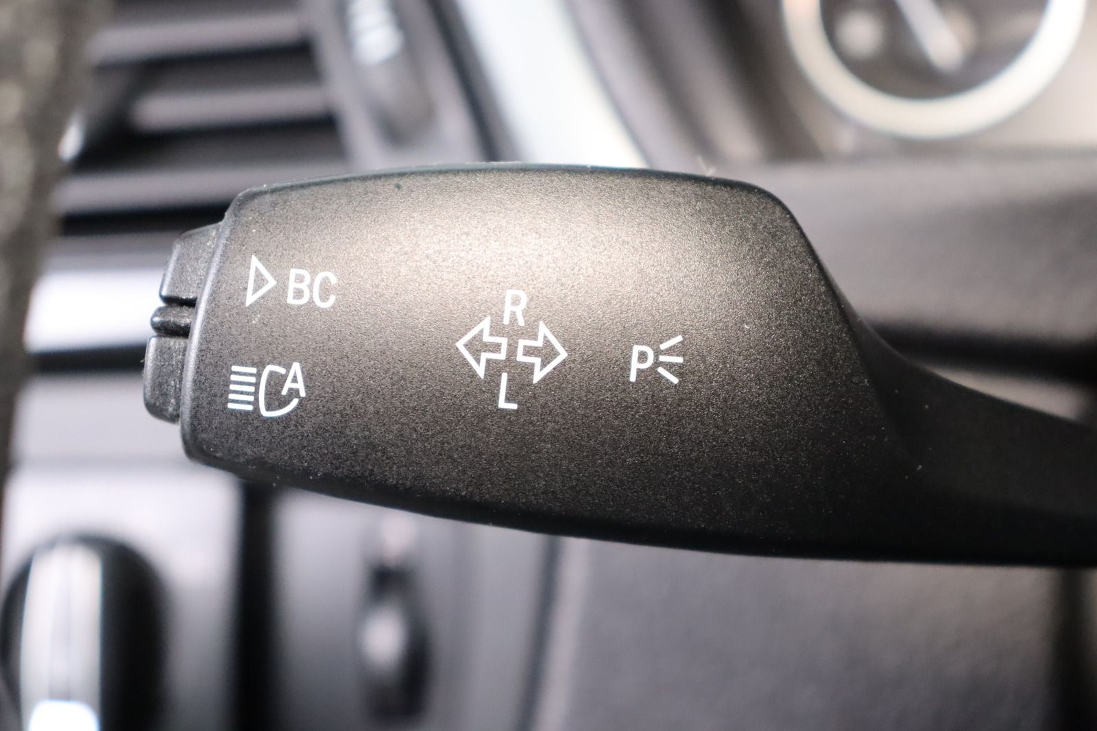 Fahrzeugabbildung BMW 316 i Modern Line * Bi-Xenon * Navi
