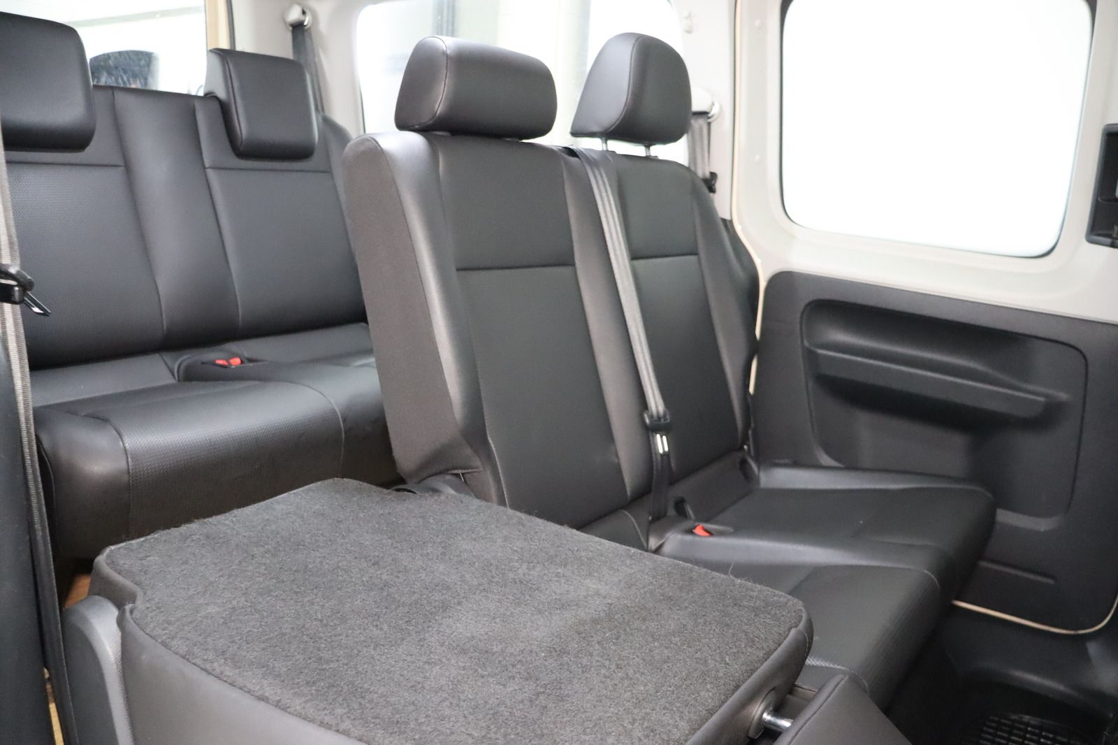 Fahrzeugabbildung Volkswagen Caddy Maxi 2.0 TDI 4 Motion 7- Sitze